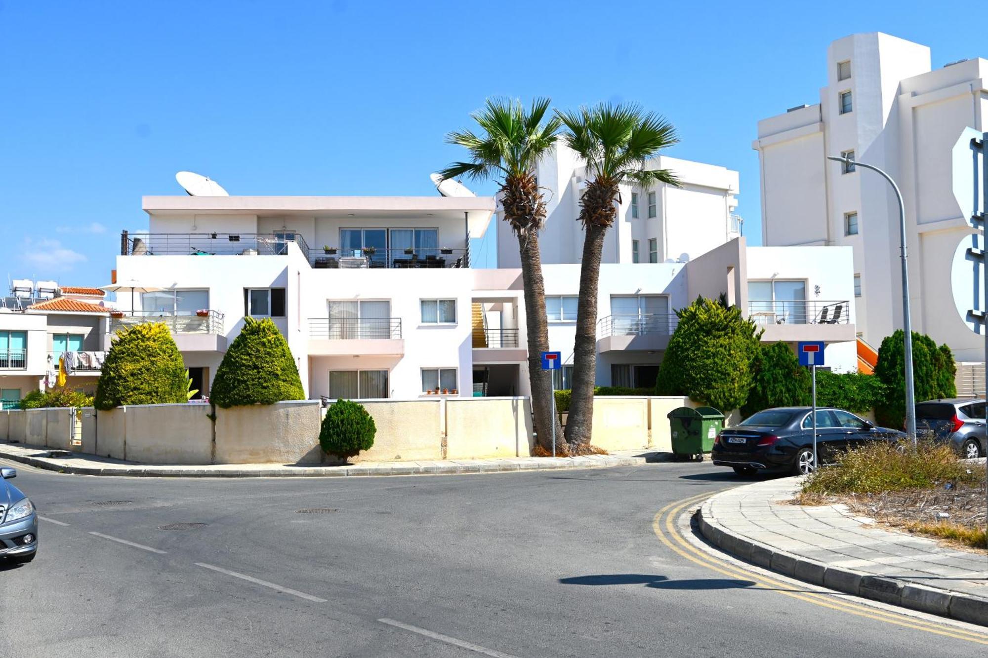 Отдыхайте С Удовольствием Paphos 外观 照片