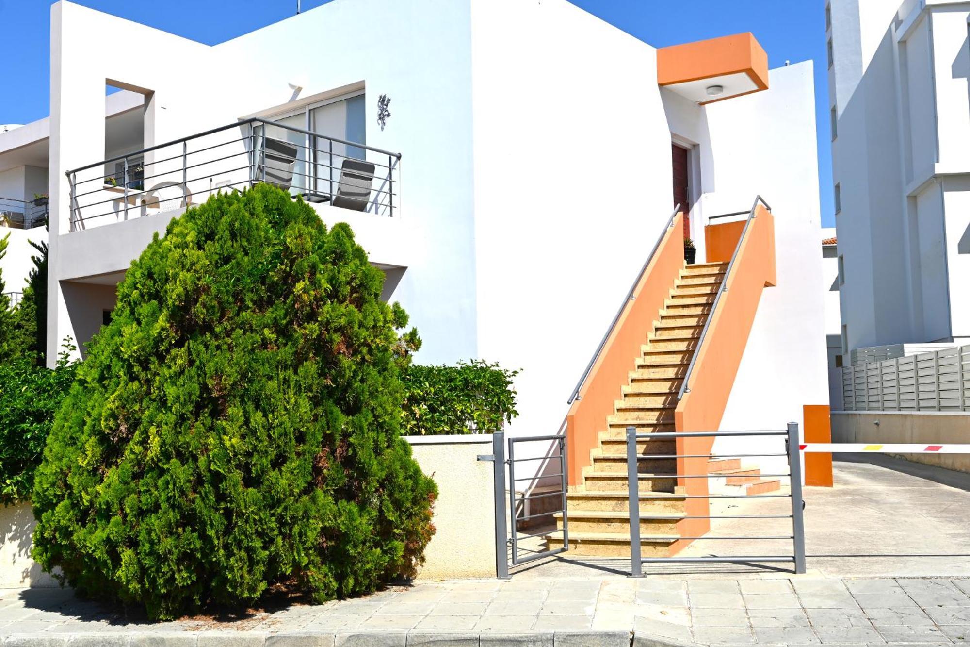 Отдыхайте С Удовольствием Paphos 外观 照片